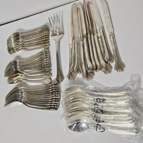 FB Rogers American Chippendale 60 Piece Set Forks Knives Spoons Service For 12 - Picture 1 of 8